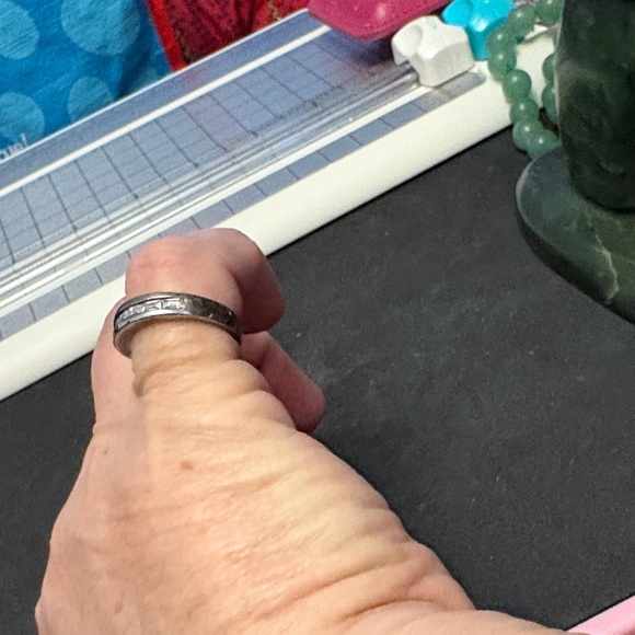 Stylish 925 Sterling Silver Band With CZ Stones - Picture 5 of 8